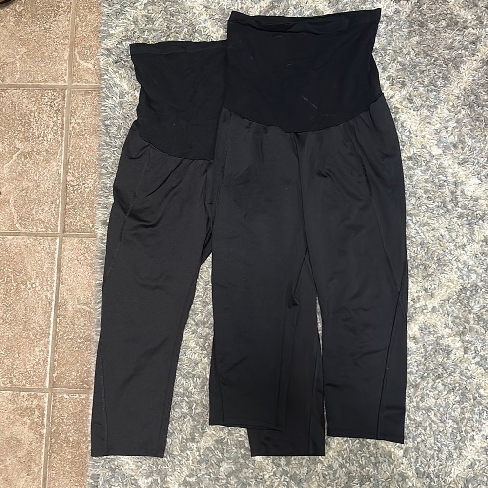 Motherhood Maternity Capri Leggings